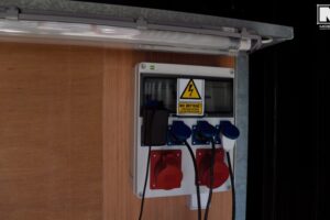 Kontener Warsztatowy 5 Kontener na warsztat z elektryką